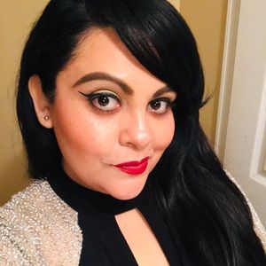 Meet your Posher, Delmy